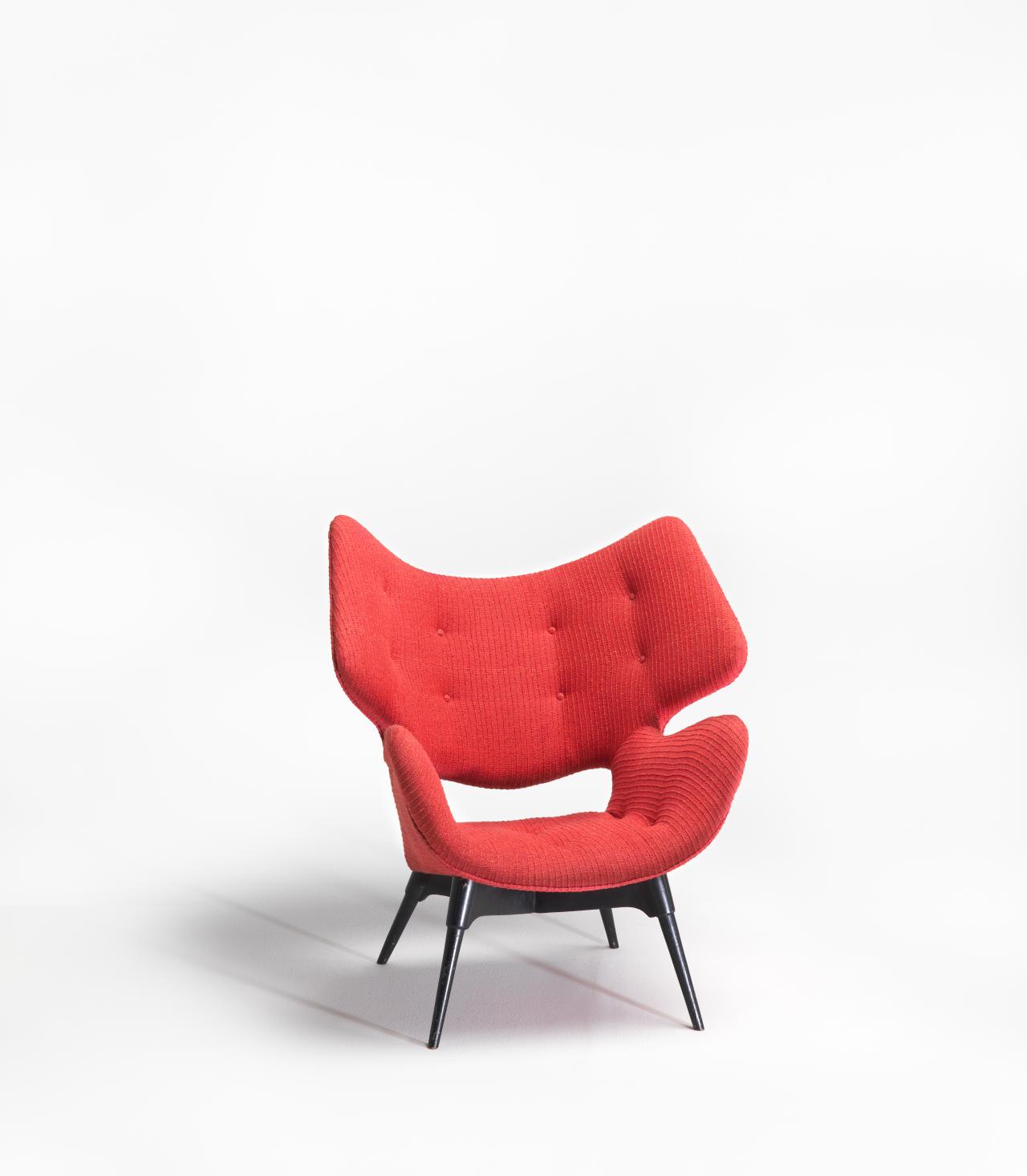 Curl up contour chair